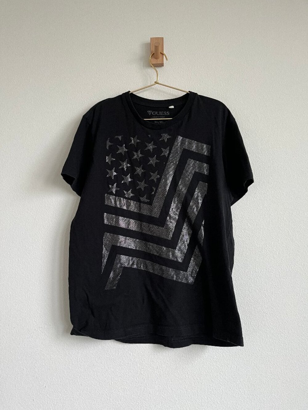 Vintage GUESS Grunge American Flag Monochromatic Silver & Black T-Shirt